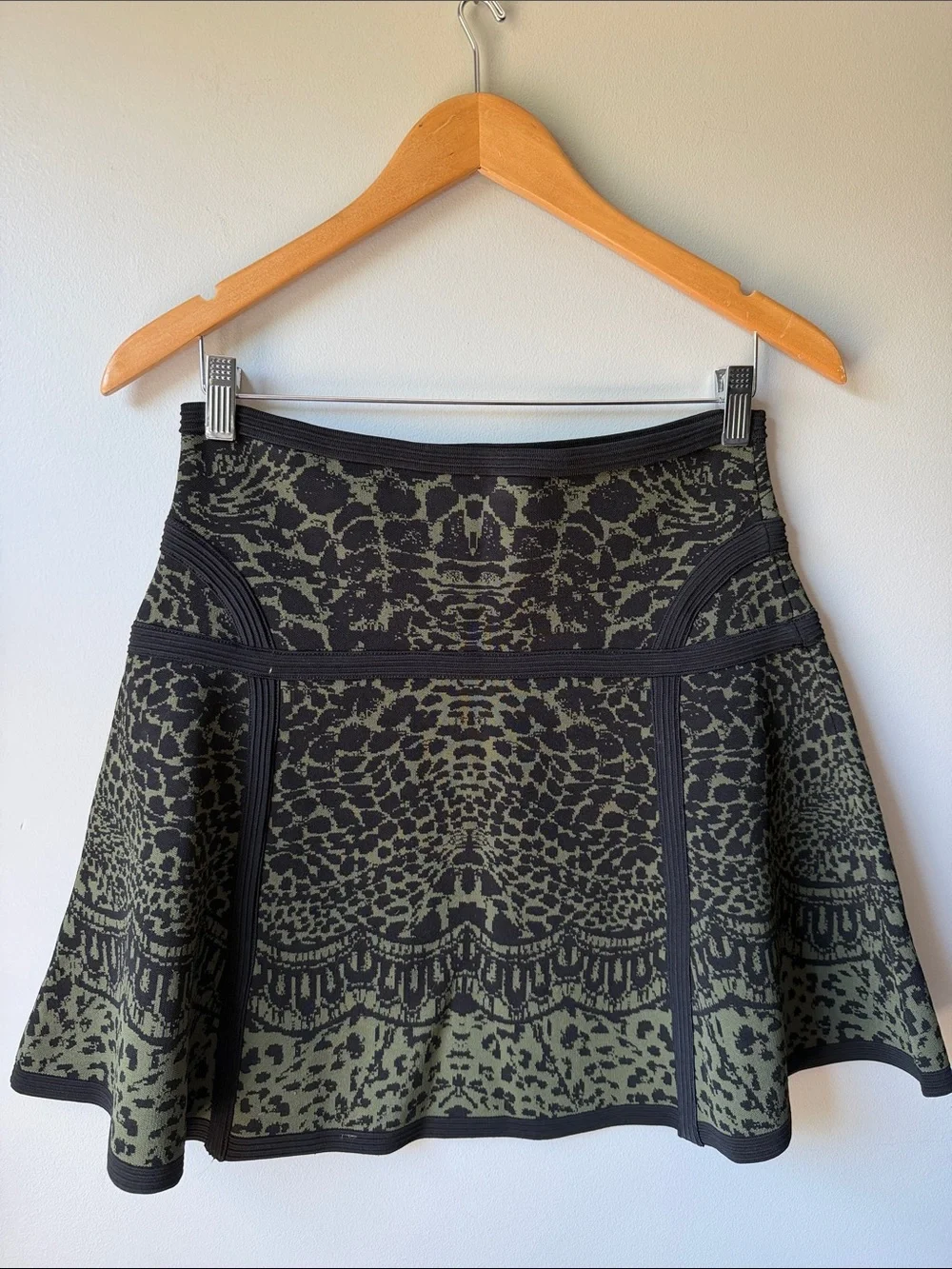 Diane Von Furstenberg DVF Flote A-line Knit Pull On Mini Skirt Green M
